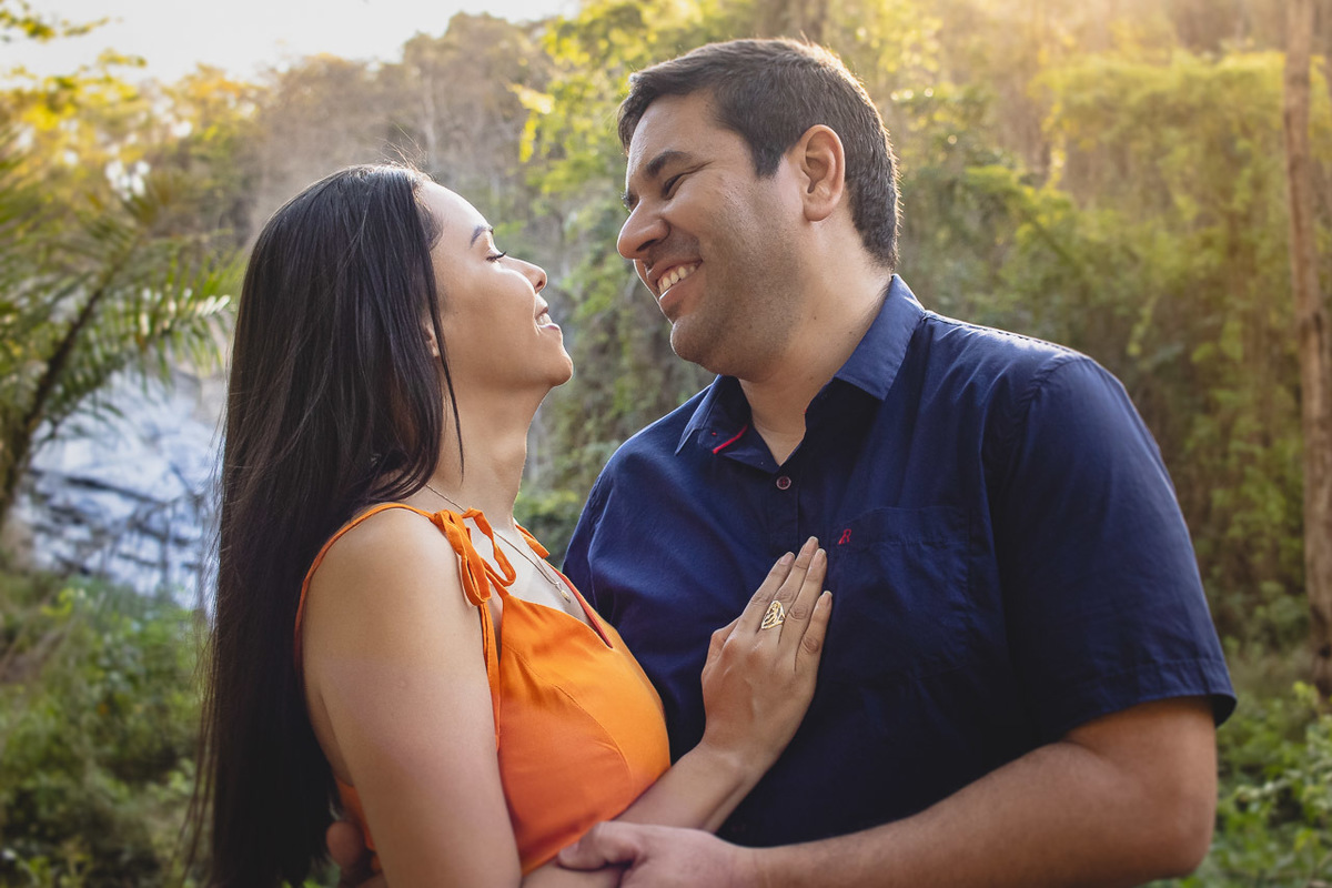 abraço na alma, alan smyth fotografo em mantena mg, couple photos, couple session, ensaio afetivo, ensaio intimista, fotografia afetiva, fotografia de casal, onde fotografar em mantena, fotografia em mantena, ensaio de casal mantena, retrato de casal