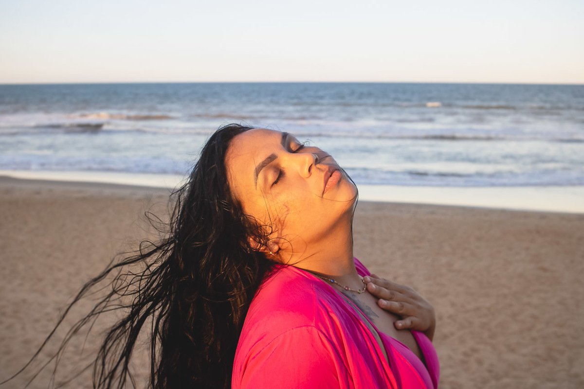 abraço na alma, alan smyth, alan smyth fotografo em sao mateus es, praia de guriri, ensaio afetivo, ensaio intimista, fotografia afetiva, fotografia feminina, onde fotografar em Guriri, fotografia na praia de guriri, feminino, mulher, liberdade feminina
