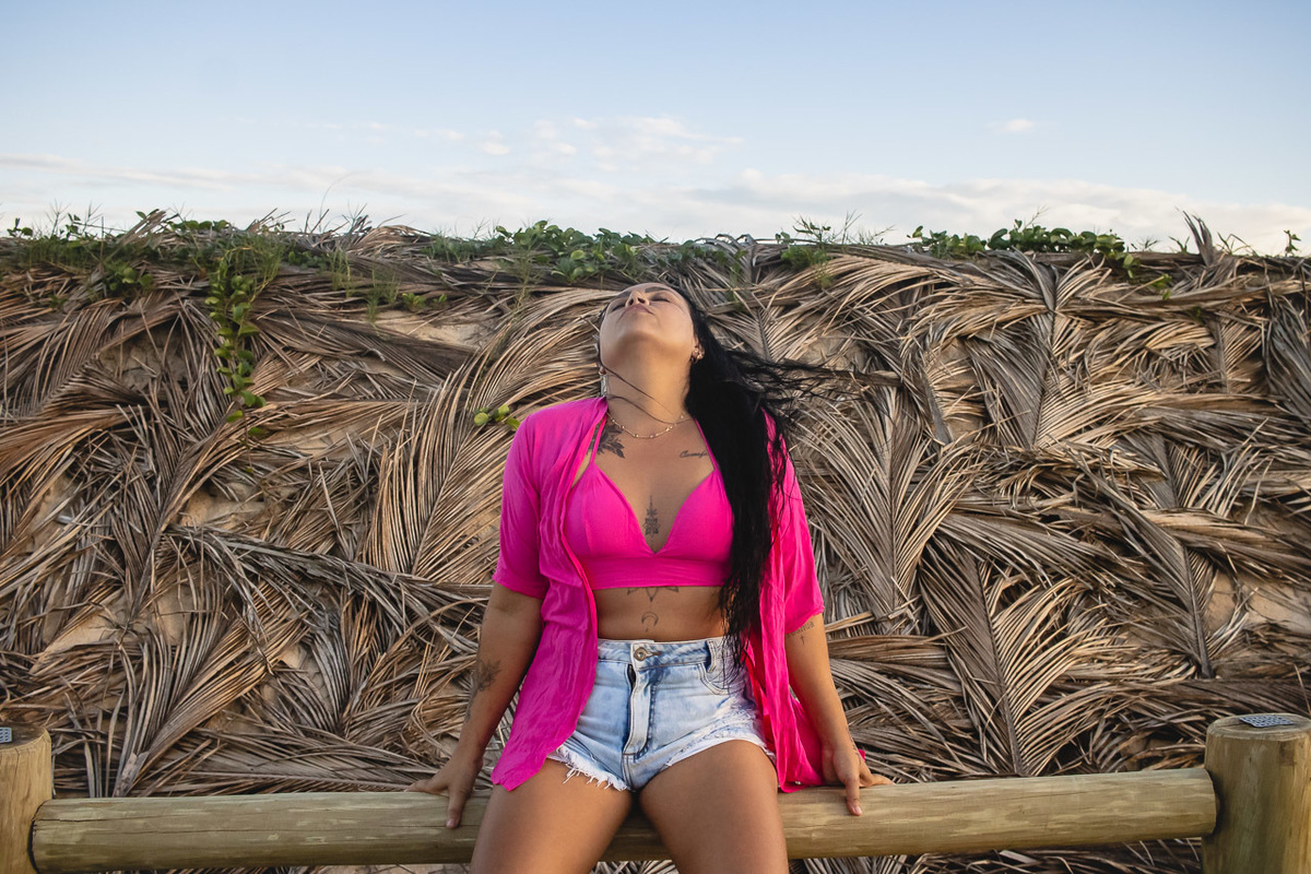 abraço na alma, alan smyth, alan smyth fotografo em sao mateus es, praia de guriri, ensaio afetivo, ensaio intimista, fotografia afetiva, fotografia feminina, onde fotografar em Guriri, fotografia na praia de guriri, feminino, mulher, liberdade feminina