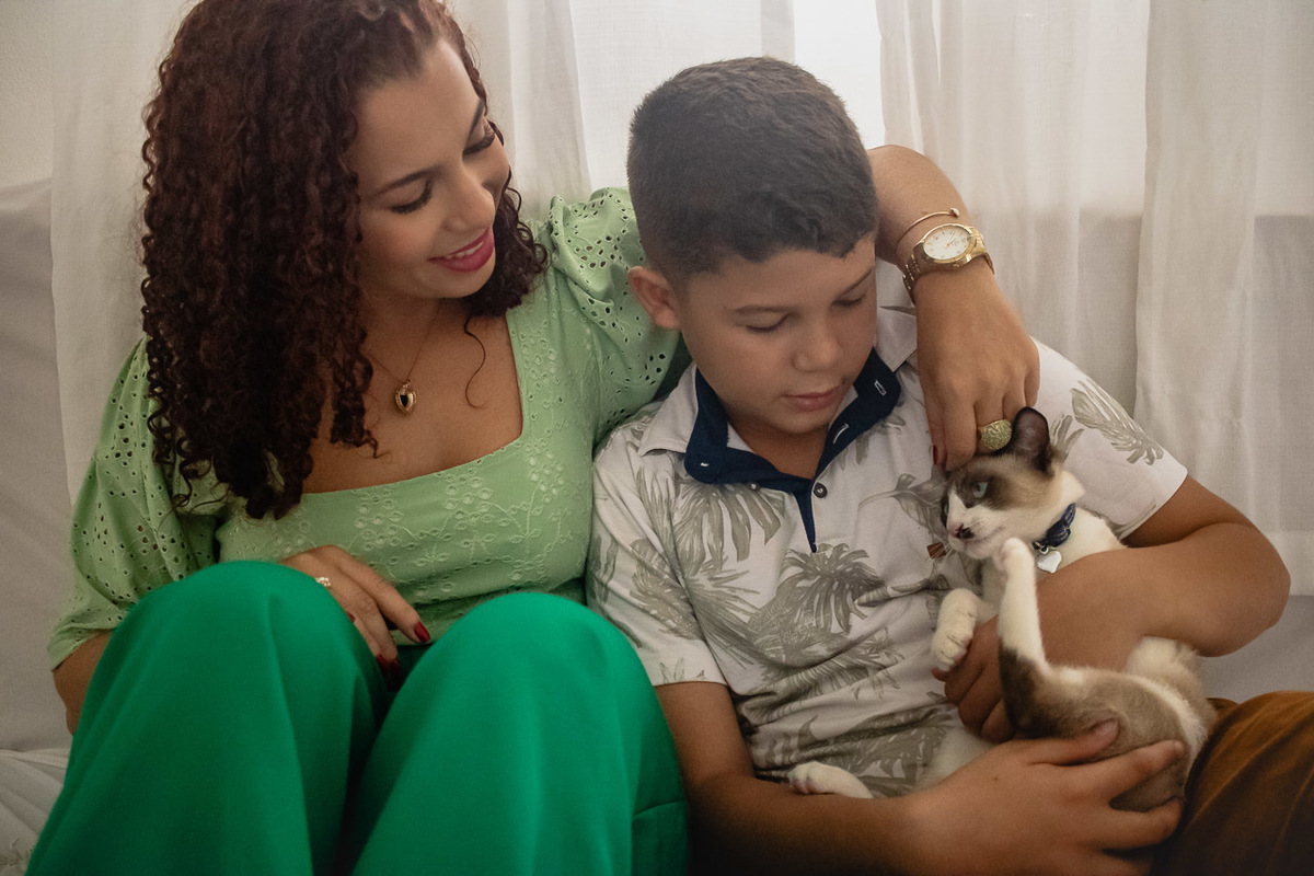 alan smyth, alan smyth fotografo em sao mateus es, ensaio de familia, ensaio de gato, ensaio em casa, ensaio pet, esaio de familia sao mateus, fotografia afetiva, fotografo afetivo, fotografo em sao mateus, fotografo es, fotos de familia, mae e filho
