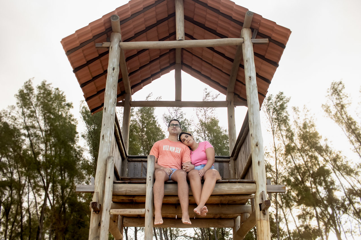 abraço na alma, alan smyth, alan smyth fotografo em sao mateus es, bosque da praia guriri, couple photos, couple session, ensaio afetivo, ensaio intimista, fotografia afetiva, fotografia de casal, onde fotografar em Guriri, fotografia na praia de guriri