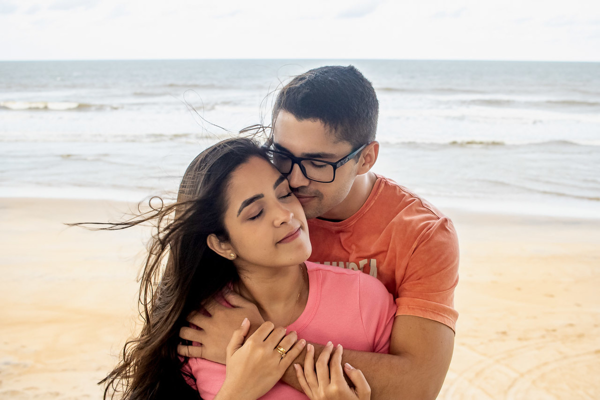 abraço na alma, alan smyth, alan smyth fotografo em sao mateus es, bosque da praia guriri, couple photos, couple session, ensaio afetivo, ensaio intimista, fotografia afetiva, fotografia de casal, onde fotografar em Guriri, fotografia na praia de guriri