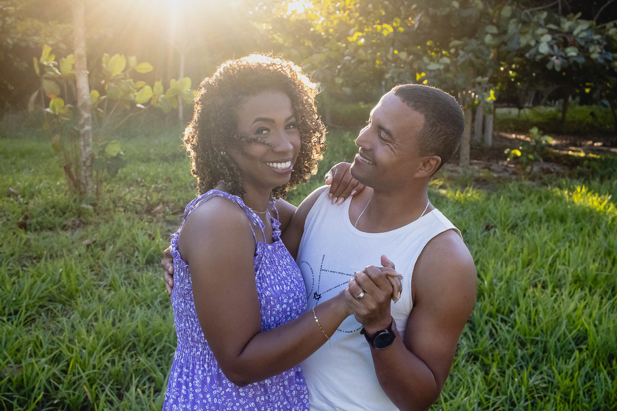 abraço na alma, alan smyth fotografo em sao mateus, bosque da praia guriri, couple photos, ensaio afetivo, ensaio intimista, fotografia afetiva, fotografia de casal, fotografia na praia de guriri, fotografo afetivo, onde fotografar em sao mateus