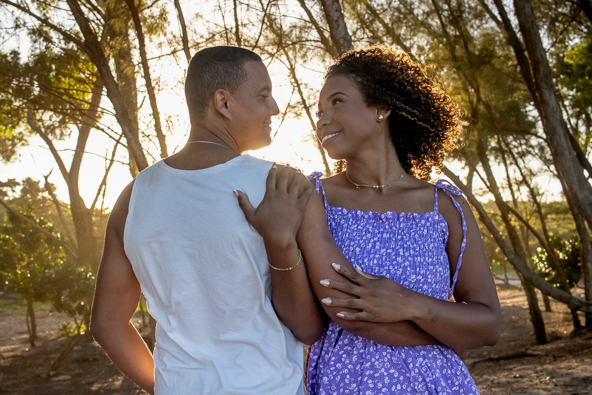 abraço na alma, alan smyth fotografo em sao mateus, bosque da praia guriri, couple photos, ensaio afetivo, ensaio intimista, fotografia afetiva, fotografia de casal, fotografia na praia de guriri, fotografo afetivo, onde fotografar em sao mateus