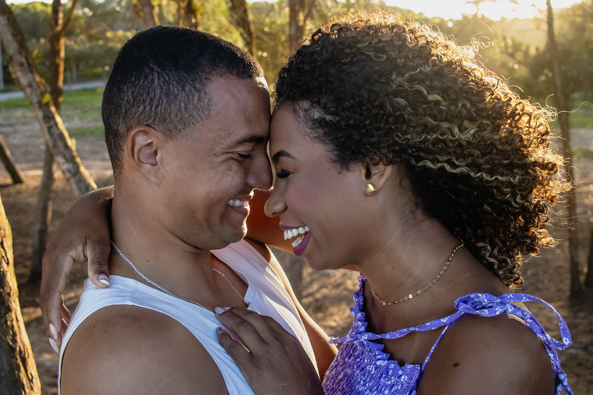 abraço na alma, alan smyth fotografo em sao mateus, bosque da praia guriri, couple photos, ensaio afetivo, ensaio intimista, fotografia afetiva, fotografia de casal, fotografia na praia de guriri, fotografo afetivo, onde fotografar em sao mateus
