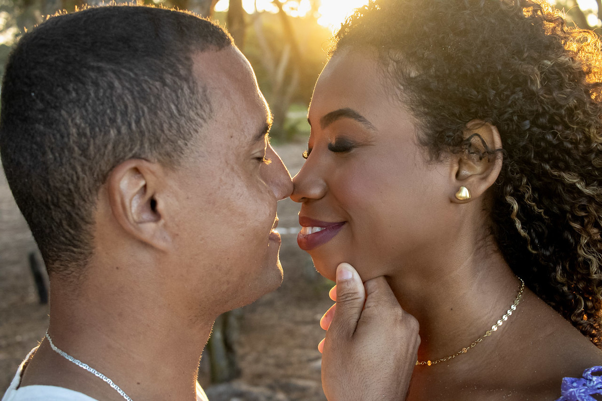 abraço na alma, alan smyth fotografo em sao mateus, bosque da praia guriri, couple photos, ensaio afetivo, ensaio intimista, fotografia afetiva, fotografia de casal, fotografia na praia de guriri, fotografo afetivo, onde fotografar em sao mateus