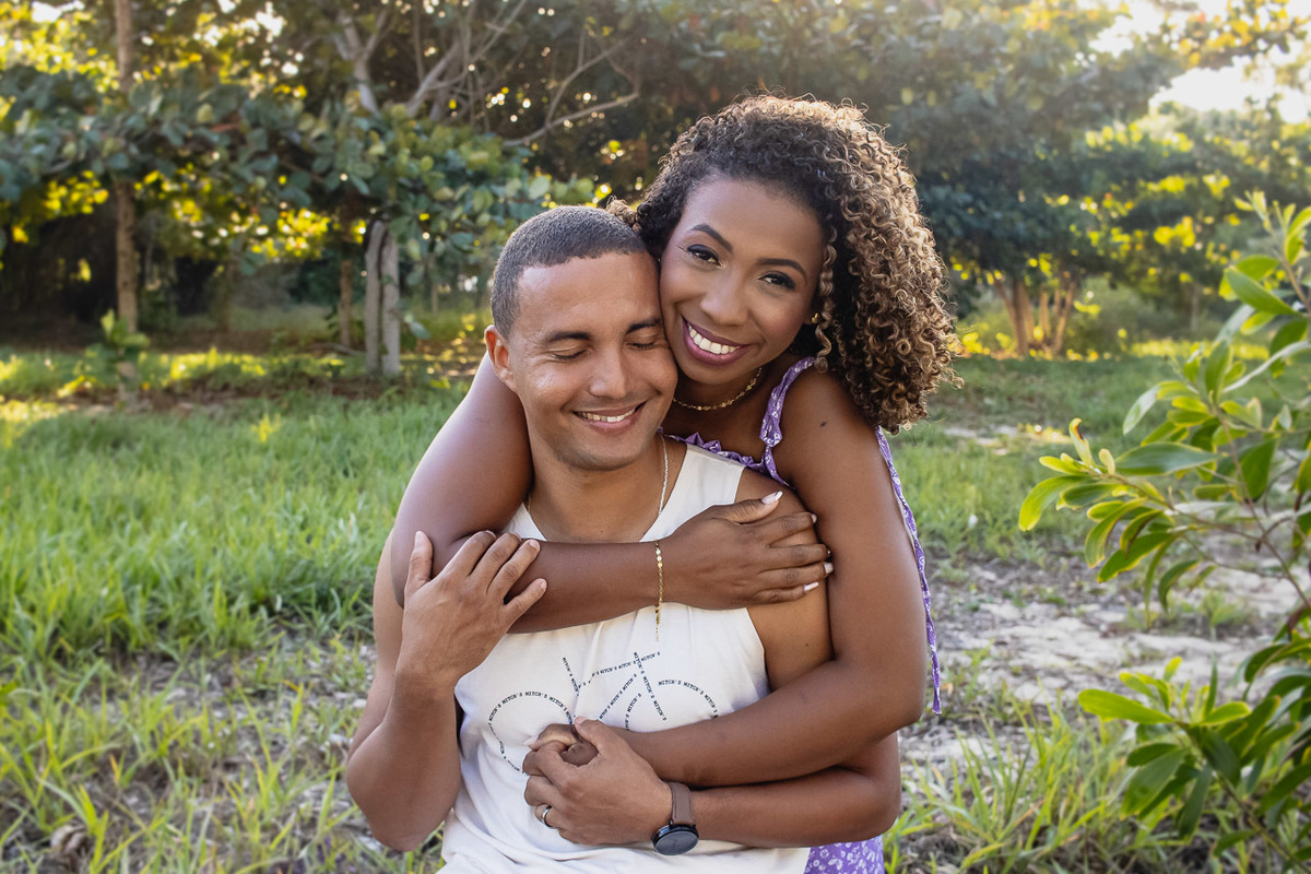 abraço na alma, alan smyth fotografo em sao mateus, bosque da praia guriri, couple photos, ensaio afetivo, ensaio intimista, fotografia afetiva, fotografia de casal, fotografia na praia de guriri, fotografo afetivo, onde fotografar em sao mateus
