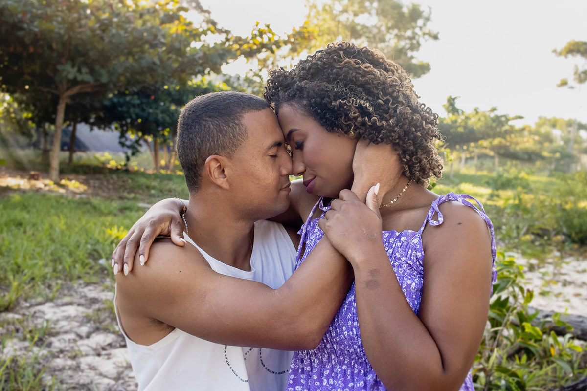 abraço na alma, alan smyth fotografo em sao mateus, bosque da praia guriri, couple photos, ensaio afetivo, ensaio intimista, fotografia afetiva, fotografia de casal, fotografia na praia de guriri, fotografo afetivo, onde fotografar em sao mateus