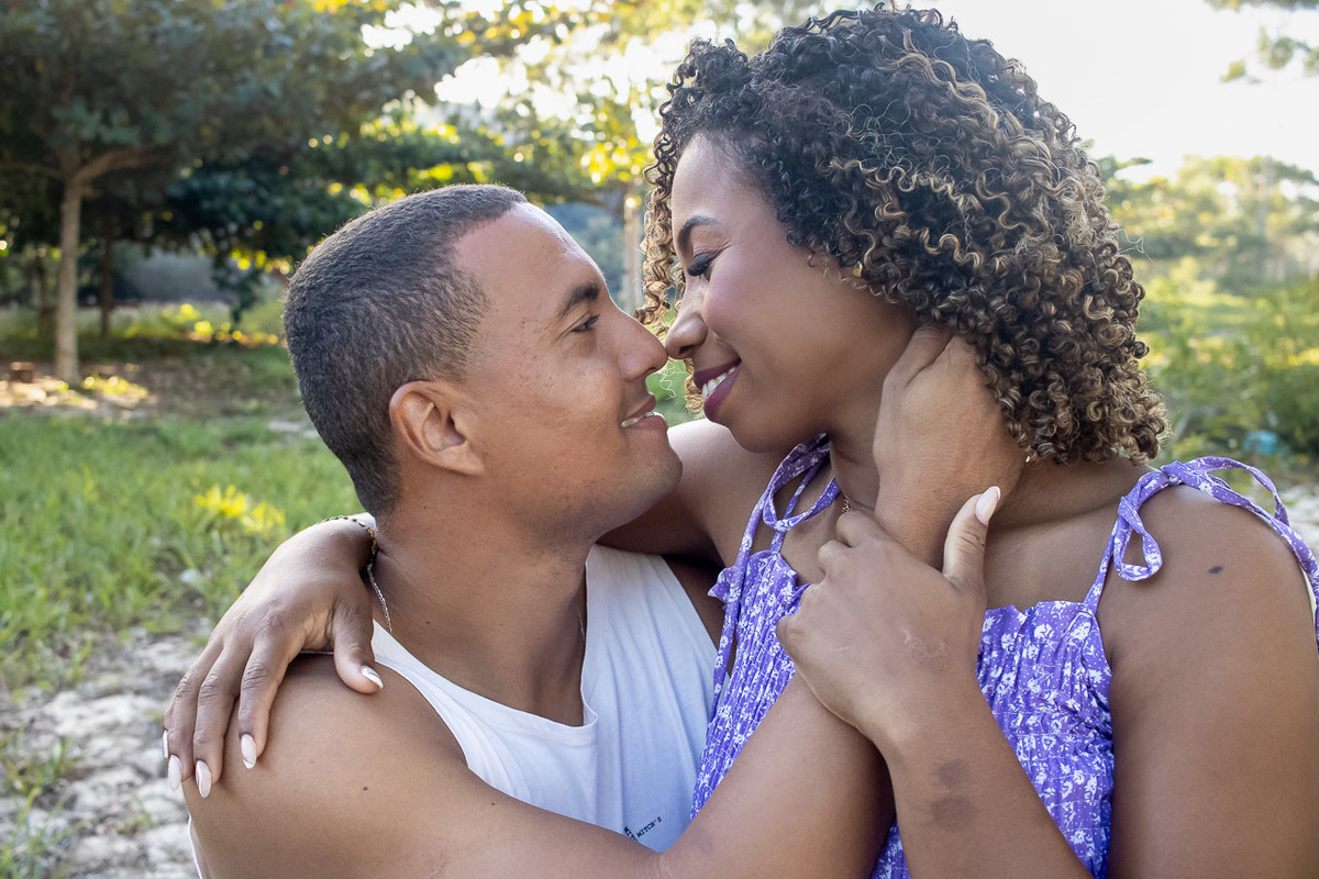 abraço na alma, alan smyth fotografo em sao mateus, bosque da praia guriri, couple photos, ensaio afetivo, ensaio intimista, fotografia afetiva, fotografia de casal, fotografia na praia de guriri, fotografo afetivo, onde fotografar em sao mateus