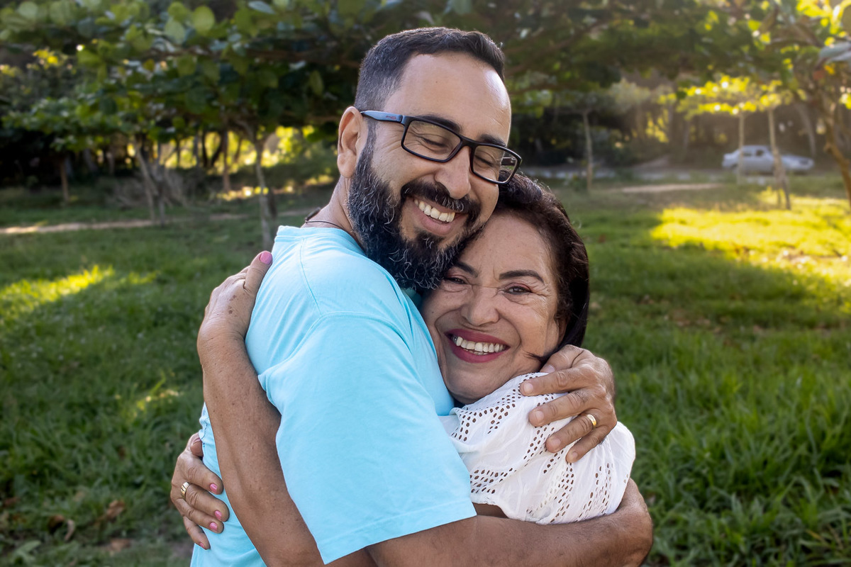 abraço na alma, alan smyth, bosque da praia guriri, ensaio de familia, ensaio de familia sao mateus, familia, familia santuario da vida, fotografia afetiva, fotografo afetivo, fotografobsao mateus es, fotografo es, fotografo guriri, onde fotografar guriri
