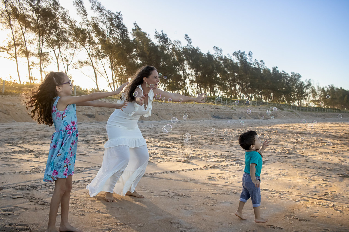 abraço na alma, alan smyth, bosque da praia guriri, ensaio de familia, ensaio de familia sao mateus, familia, familia santuario da vida, fotografia afetiva, fotografo afetivo, fotografobsao mateus es, fotografo es, fotografo guriri, onde fotografar guriri