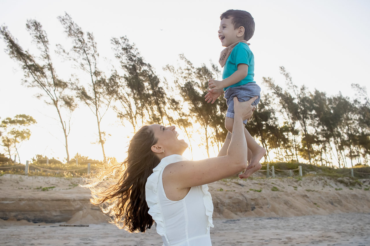 abraço na alma, alan smyth, bosque da praia guriri, ensaio de familia, ensaio de familia sao mateus, familia, familia santuario da vida, fotografia afetiva, fotografo afetivo, fotografobsao mateus es, fotografo es, fotografo guriri, onde fotografar guriri