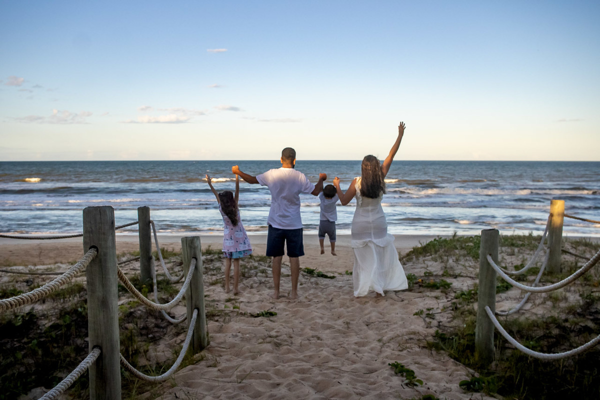 abraço na alma, alan smyth, bosque da praia guriri, ensaio de familia, ensaio de familia sao mateus, familia, familia santuario da vida, fotografia afetiva, fotografo afetivo, fotografobsao mateus es, fotografo es, fotografo guriri, onde fotografar guriri