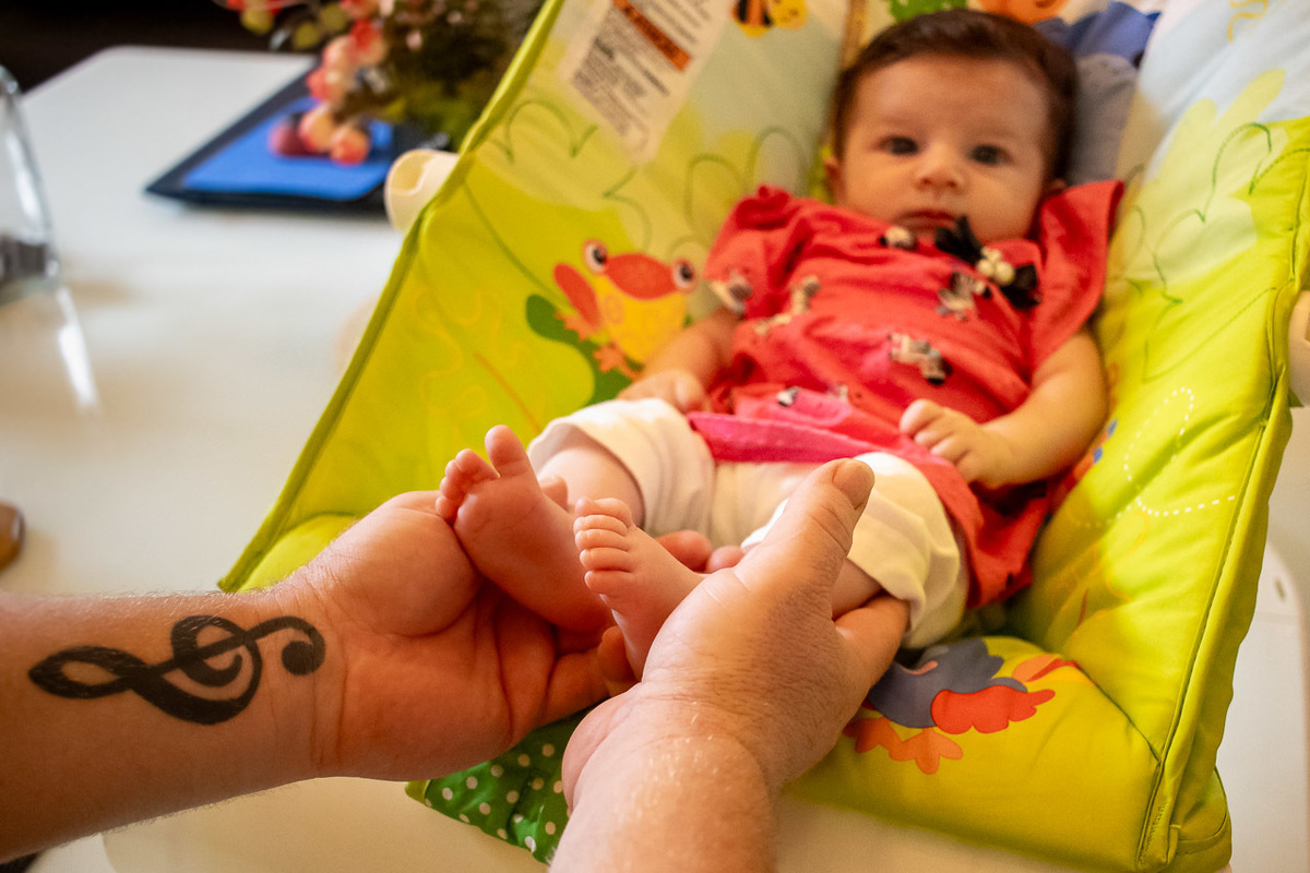 natural newborn, newborn, abraço na alma, alan smyth fotografo são mateus es, ensaio nerborn, ensaio em casa, ensaio intimista, ensaio pet, fotografia afetiva, onde fotografar em sao mateus, recem nascido, fotografo guriri, fotografo afetivo,