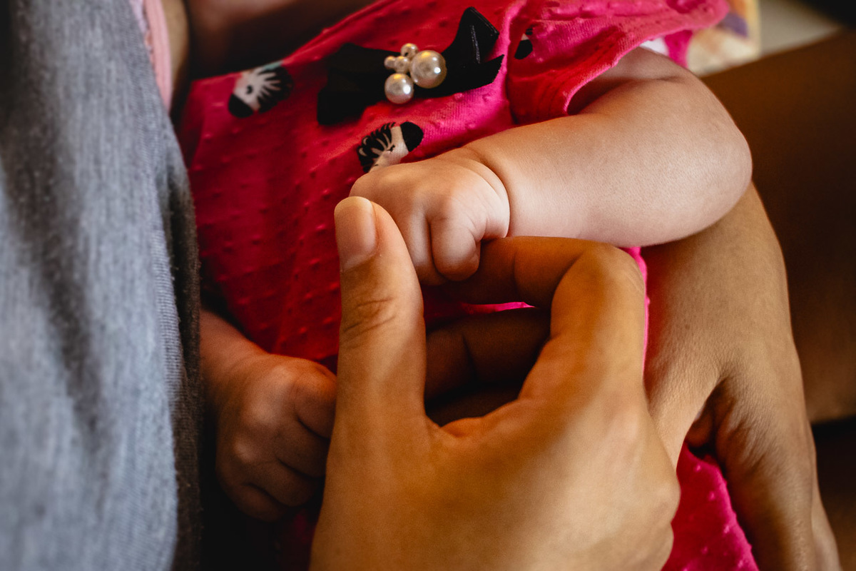 natural newborn, newborn, abraço na alma, alan smyth fotografo são mateus es, ensaio nerborn, ensaio em casa, ensaio intimista, ensaio pet, fotografia afetiva, onde fotografar em sao mateus, recem nascido, fotografo guriri, fotografo afetivo,