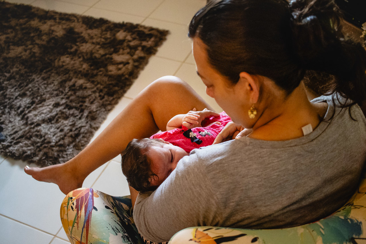 natural newborn, newborn, abraço na alma, alan smyth fotografo são mateus es, ensaio nerborn, ensaio em casa, ensaio intimista, ensaio pet, fotografia afetiva, onde fotografar em sao mateus, recem nascido, fotografo guriri, fotografo afetivo,