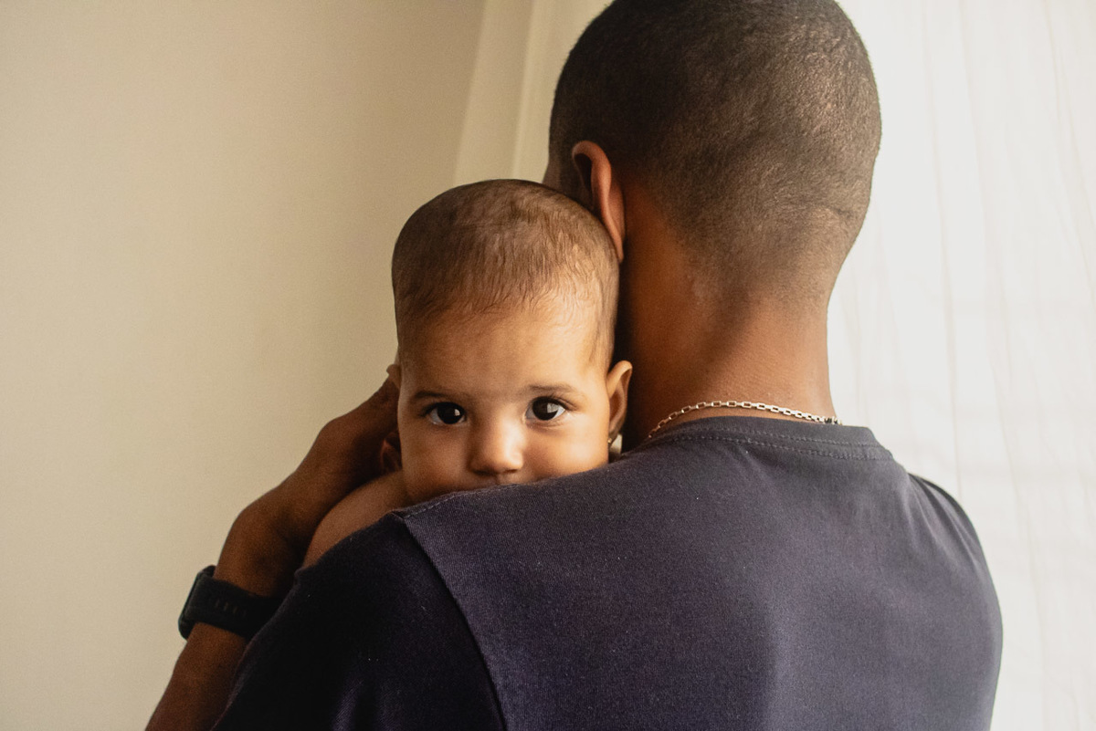 acompanhamento de bebê, abraço na alma, alan smyth fotografo são mateus es, ensaio de bebê, ensaio em casa, ensaio intimista, fotografia afetiva, fotografia de familia,  fotografia de familia sao mateus es,  gêmeas, gêmeas meninas, pais de menina, bebê