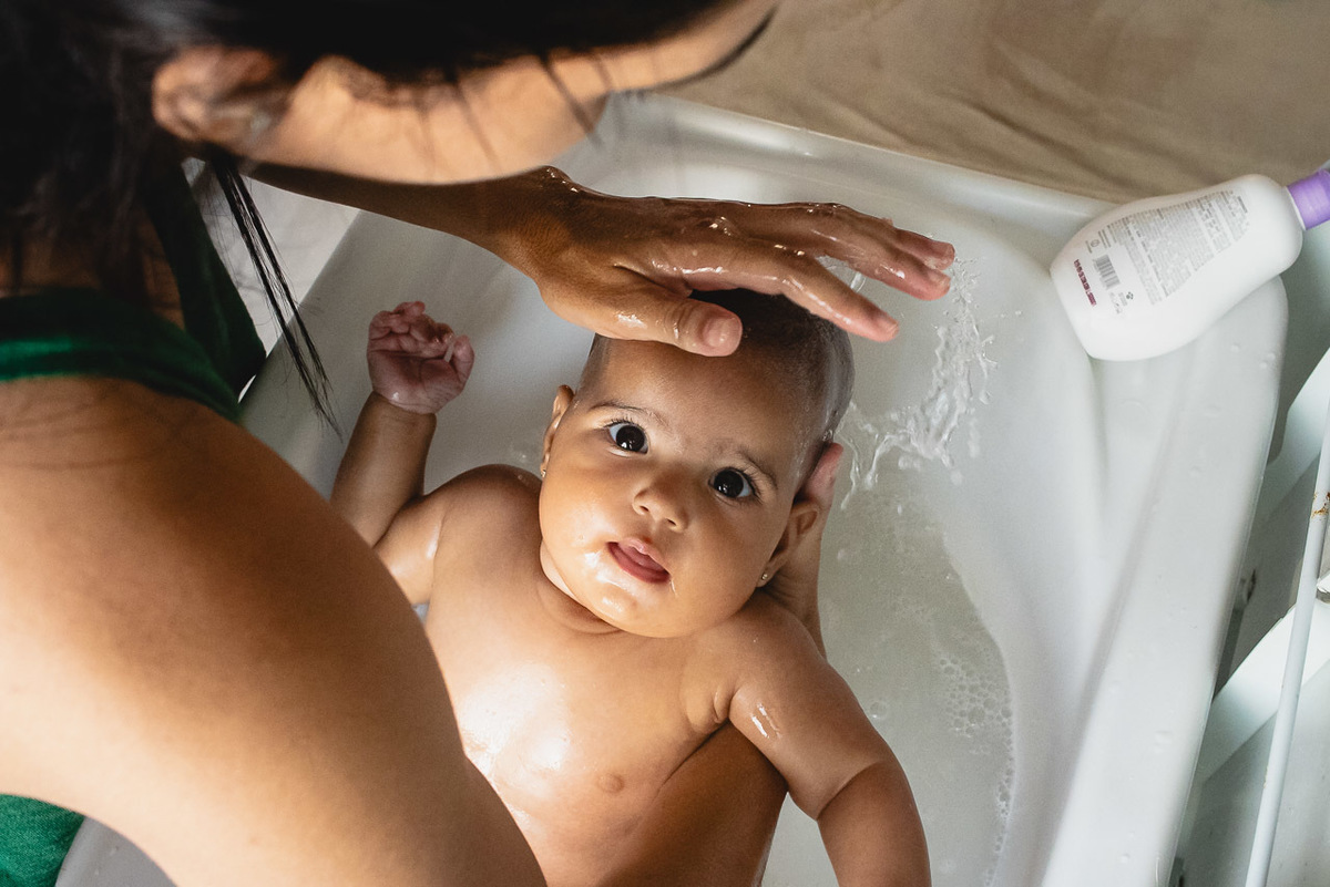 acompanhamento de bebê, abraço na alma, alan smyth fotografo são mateus es, ensaio de bebê, ensaio em casa, ensaio intimista, fotografia afetiva, fotografia de familia,  fotografia de familia sao mateus es,  gêmeas, gêmeas meninas, pais de menina, bebê