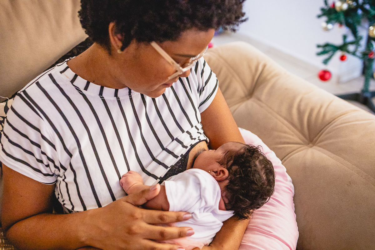 natural newborn, fotografo newborn, newborn, abraço na alma, alan smyth fotografo são mateus es, ensaio nerborn, ensaio em casa, ensaio intimista, fotografia afetiva, fotografia de familia, fotografia de familia guriri, fotografia de familia sao mateus es