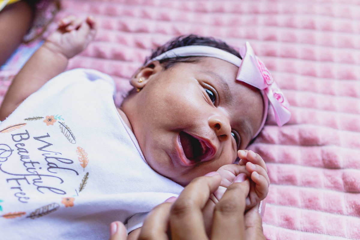 natural newborn, fotografo newborn, newborn, abraço na alma, alan smyth fotografo são mateus es, ensaio nerborn, ensaio em casa, ensaio intimista, fotografia afetiva, fotografia de familia, fotografia de familia guriri, fotografia de familia sao mateus es