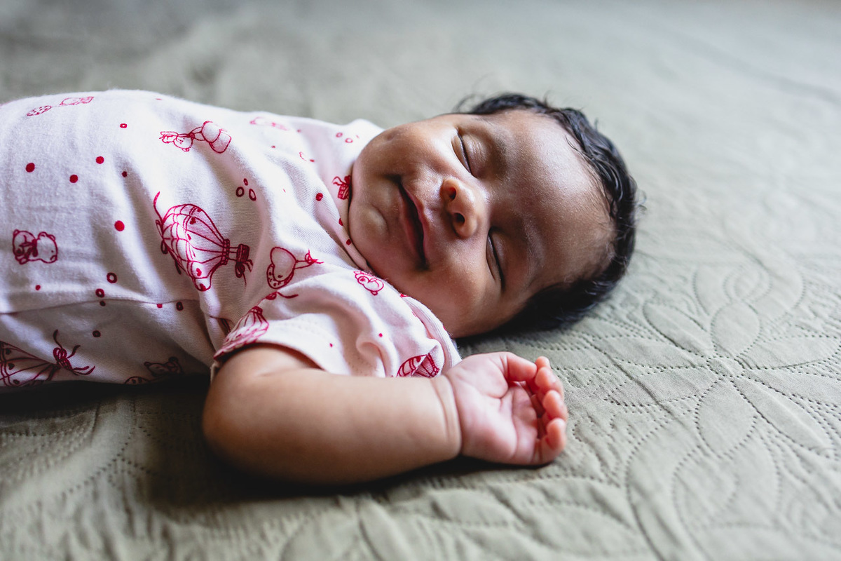 natural newborn, fotografo newborn, newborn, abraço na alma, alan smyth fotografo são mateus es, ensaio nerborn, ensaio em casa, ensaio intimista, fotografia afetiva, fotografia de familia, fotografia de familia guriri, fotografia de familia sao mateus es