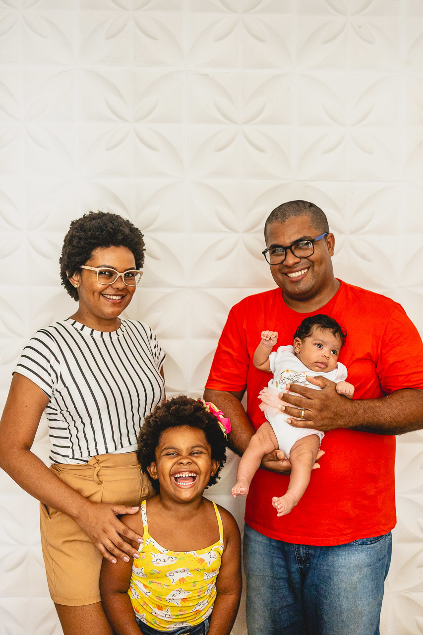 natural newborn, fotografo newborn, newborn, abraço na alma, alan smyth fotografo são mateus es, ensaio nerborn, ensaio em casa, ensaio intimista, fotografia afetiva, fotografia de familia, fotografia de familia guriri, fotografia de familia sao mateus es