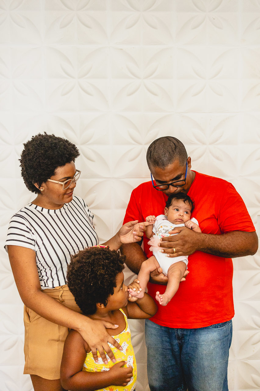 natural newborn, fotografo newborn, newborn, abraço na alma, alan smyth fotografo são mateus es, ensaio nerborn, ensaio em casa, ensaio intimista, fotografia afetiva, fotografia de familia, fotografia de familia guriri, fotografia de familia sao mateus es