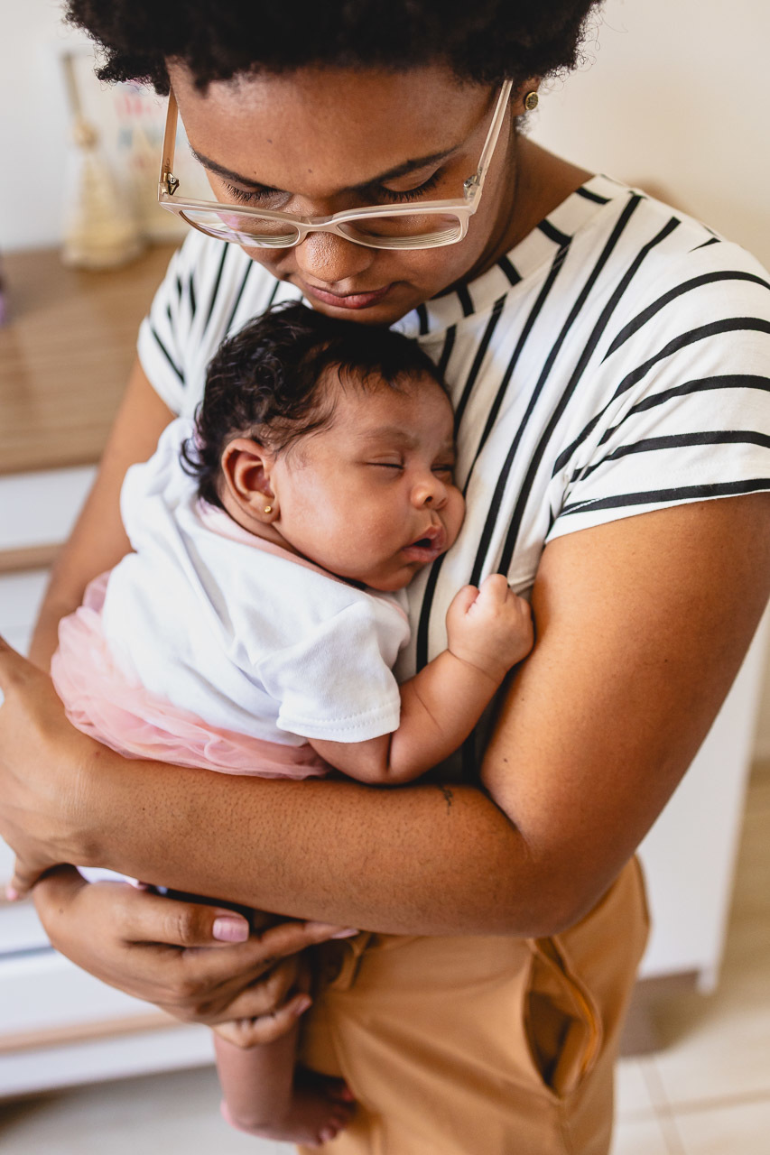 natural newborn, fotografo newborn, newborn, abraço na alma, alan smyth fotografo são mateus es, ensaio nerborn, ensaio em casa, ensaio intimista, fotografia afetiva, fotografia de familia, fotografia de familia guriri, fotografia de familia sao mateus es