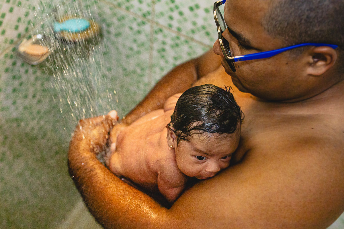 natural newborn, fotografo newborn, newborn, abraço na alma, alan smyth fotografo são mateus es, ensaio nerborn, ensaio em casa, ensaio intimista, fotografia afetiva, fotografia de familia, fotografia de familia guriri, fotografia de familia sao mateus es