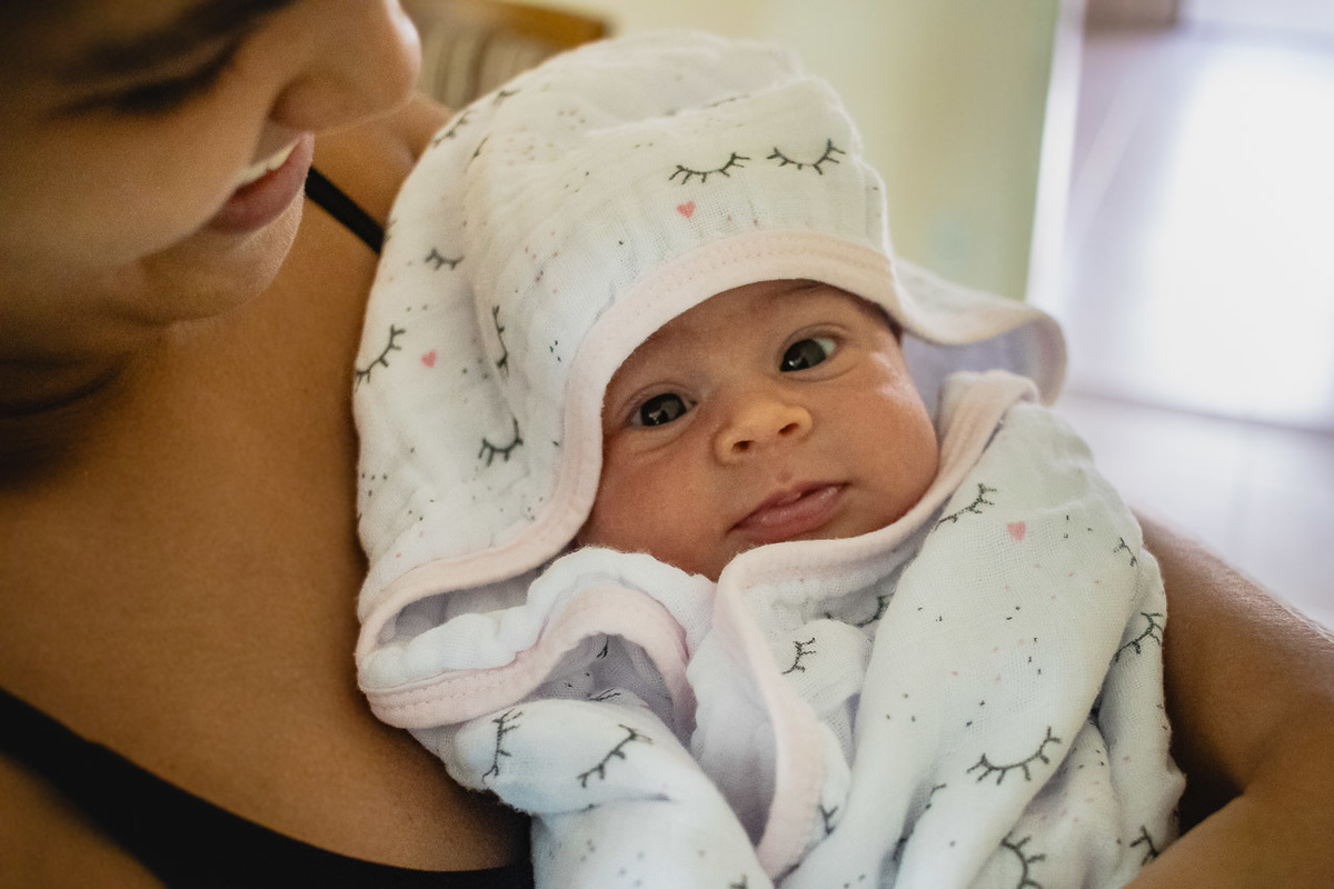 natural newborn, newborn, abraço na alma, alan smyth fotografo são mateus es, ensaio nerborn, ensaio em casa, ensaio intimista, fotografia afetiva, fotografia de familia, fotografia de familia sao mateus,  acompanhamento de bebe, bebe, fotos em casa