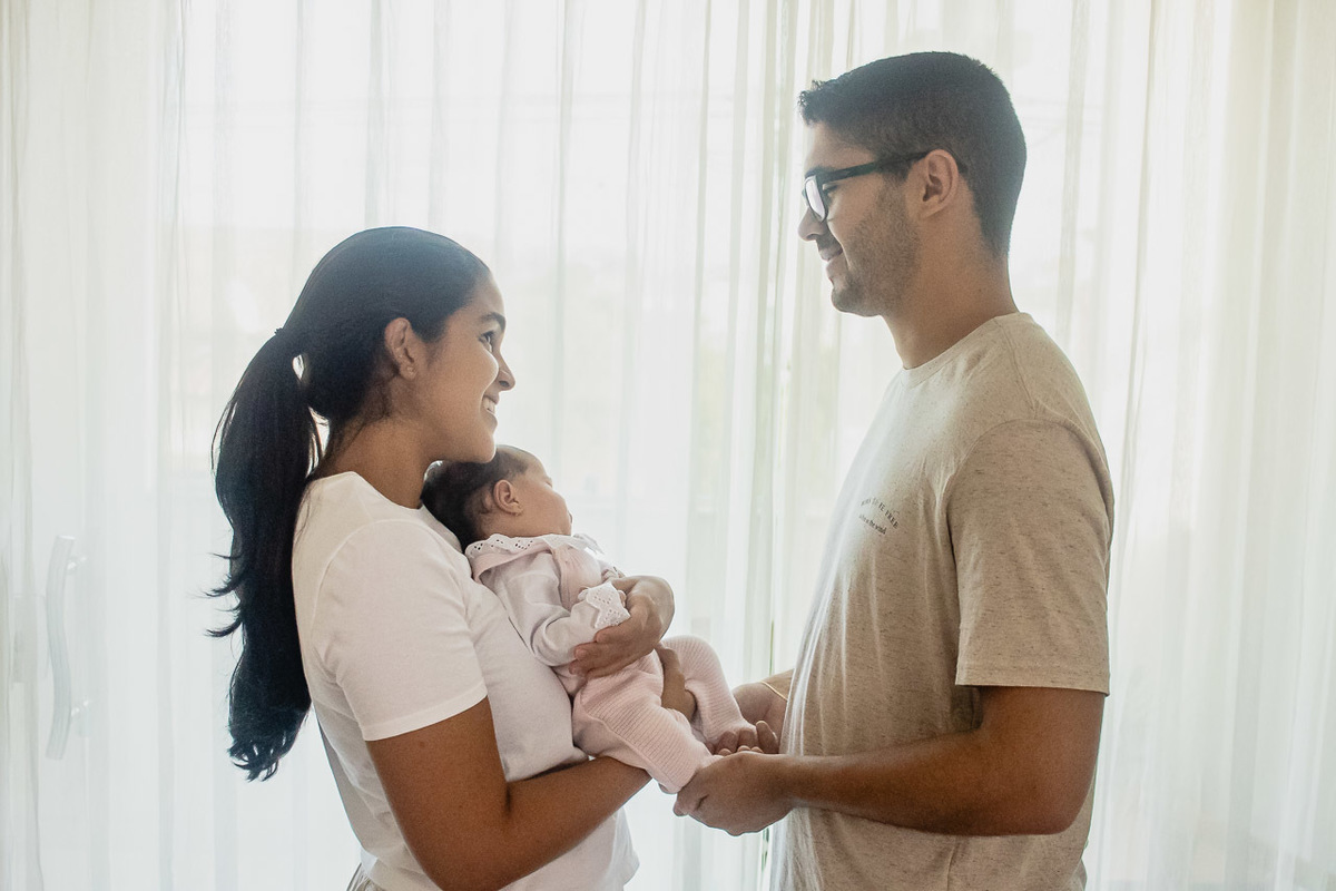 natural newborn, newborn, abraço na alma, alan smyth fotografo são mateus es, ensaio nerborn, ensaio em casa, ensaio intimista, fotografia afetiva, fotografia de familia, fotografia de familia sao mateus,  acompanhamento de bebe, bebe, fotos em casa