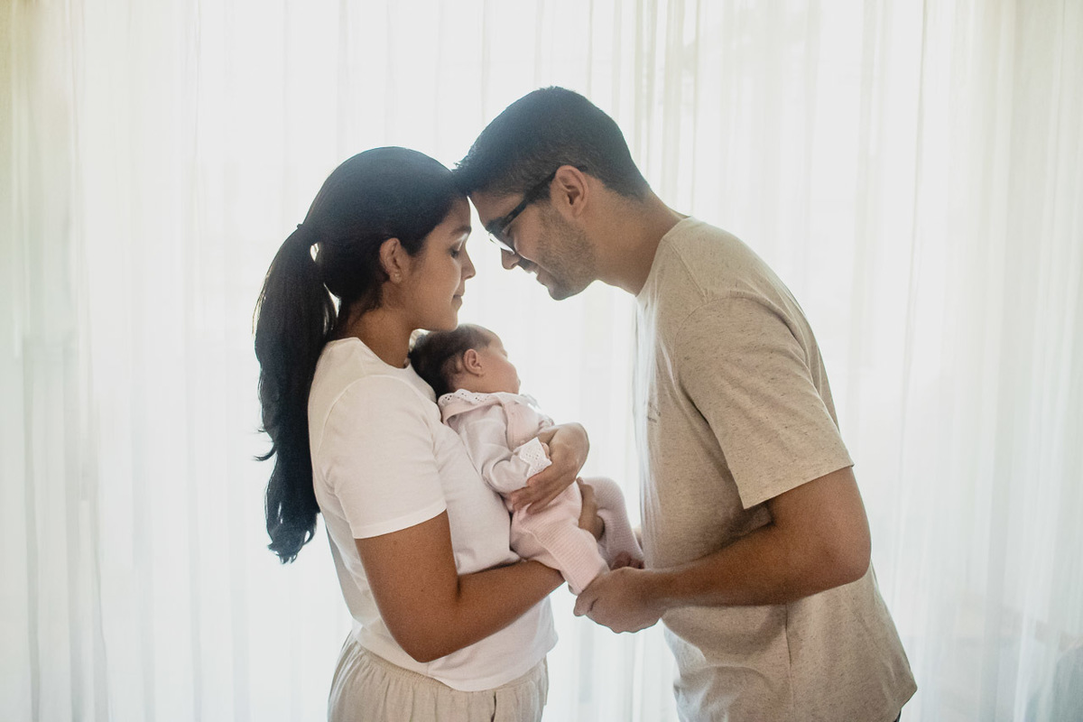natural newborn, newborn, abraço na alma, alan smyth fotografo são mateus es, ensaio nerborn, ensaio em casa, ensaio intimista, fotografia afetiva, fotografia de familia, fotografia de familia sao mateus,  acompanhamento de bebe, bebe, fotos em casa
