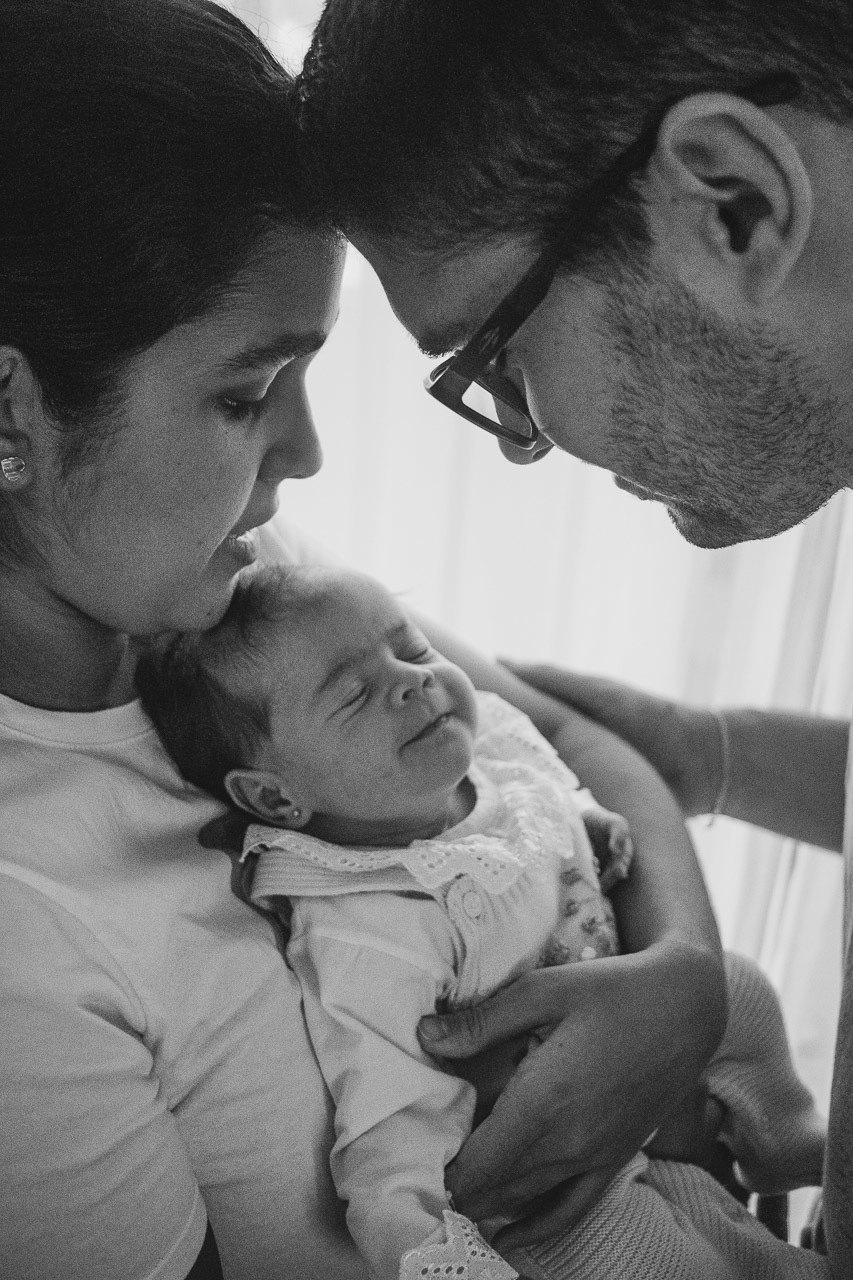natural newborn, newborn, abraço na alma, alan smyth fotografo são mateus es, ensaio nerborn, ensaio em casa, ensaio intimista, fotografia afetiva, fotografia de familia, fotografia de familia sao mateus,  acompanhamento de bebe, bebe, fotos em casa
