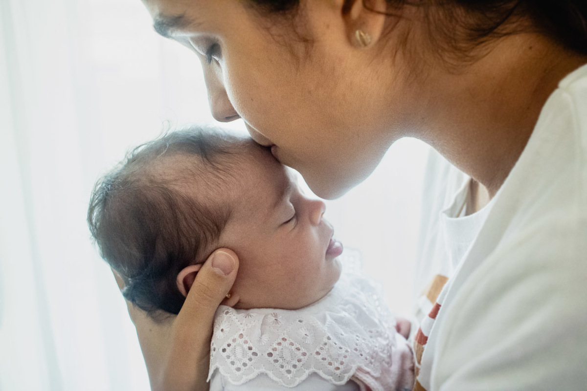 natural newborn, newborn, abraço na alma, alan smyth fotografo são mateus es, ensaio nerborn, ensaio em casa, ensaio intimista, fotografia afetiva, fotografia de familia, fotografia de familia sao mateus,  acompanhamento de bebe, bebe, fotos em casa