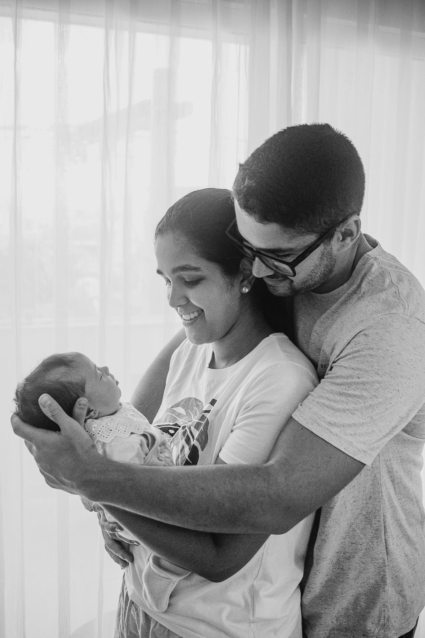 natural newborn, newborn, abraço na alma, alan smyth fotografo são mateus es, ensaio nerborn, ensaio em casa, ensaio intimista, fotografia afetiva, fotografia de familia, fotografia de familia sao mateus,  acompanhamento de bebe, bebe, fotos em casa