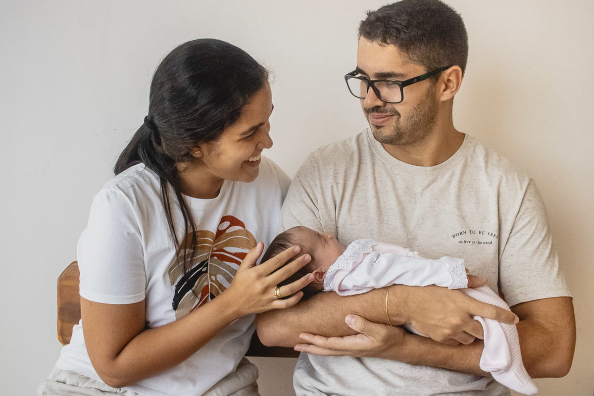 natural newborn, newborn, abraço na alma, alan smyth fotografo são mateus es, ensaio nerborn, ensaio em casa, ensaio intimista, fotografia afetiva, fotografia de familia, fotografia de familia sao mateus,  acompanhamento de bebe, bebe, fotos em casa