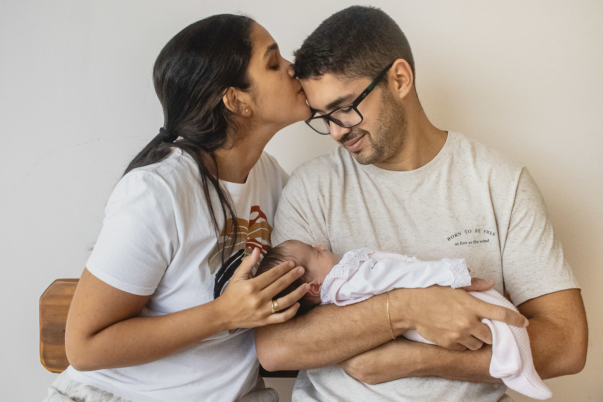 natural newborn, newborn, abraço na alma, alan smyth fotografo são mateus es, ensaio nerborn, ensaio em casa, ensaio intimista, fotografia afetiva, fotografia de familia, fotografia de familia sao mateus,  acompanhamento de bebe, bebe, fotos em casa