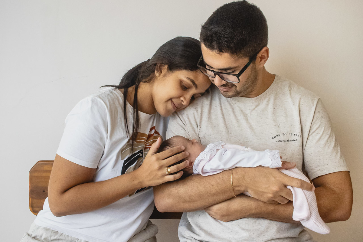 natural newborn, newborn, abraço na alma, alan smyth fotografo são mateus es, ensaio nerborn, ensaio em casa, ensaio intimista, fotografia afetiva, fotografia de familia, fotografia de familia sao mateus,  acompanhamento de bebe, bebe, fotos em casa