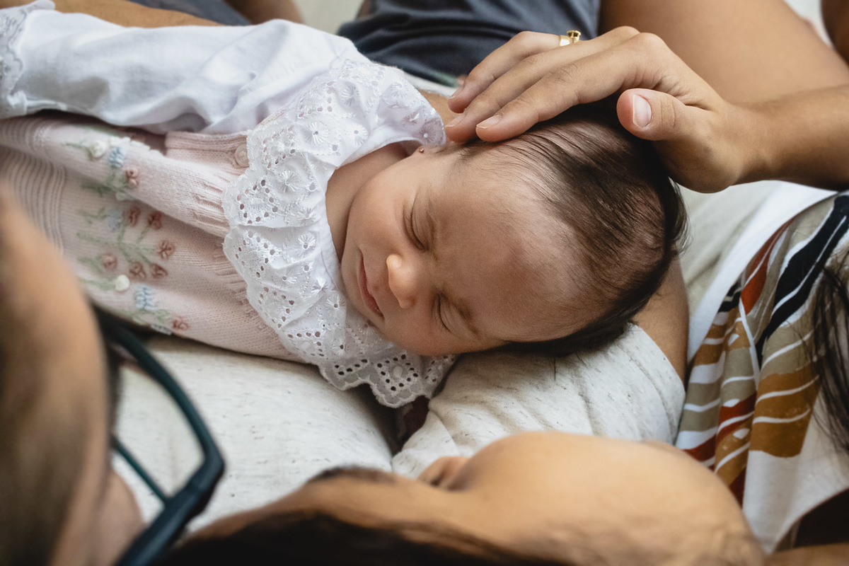 natural newborn, newborn, abraço na alma, alan smyth fotografo são mateus es, ensaio nerborn, ensaio em casa, ensaio intimista, fotografia afetiva, fotografia de familia, fotografia de familia sao mateus,  acompanhamento de bebe, bebe, fotos em casa