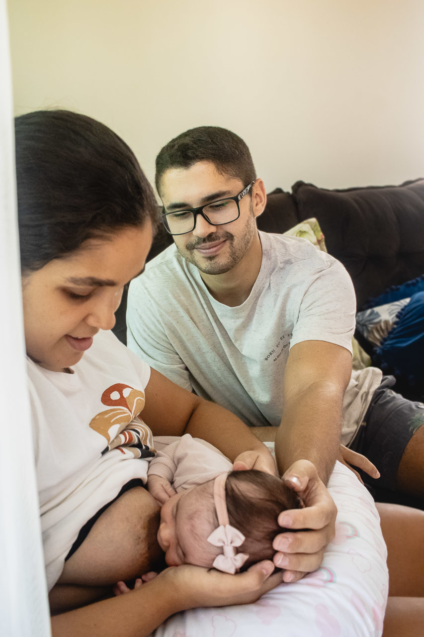 natural newborn, newborn, abraço na alma, alan smyth fotografo são mateus es, ensaio nerborn, ensaio em casa, ensaio intimista, fotografia afetiva, fotografia de familia, fotografia de familia sao mateus,  acompanhamento de bebe, bebe, fotos em casa