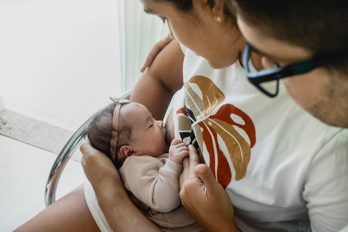 natural newborn, newborn, abraço na alma, alan smyth fotografo são mateus es, ensaio nerborn, ensaio em casa, ensaio intimista, fotografia afetiva, fotografia de familia, fotografia de familia sao mateus,  acompanhamento de bebe, bebe, fotos em casa