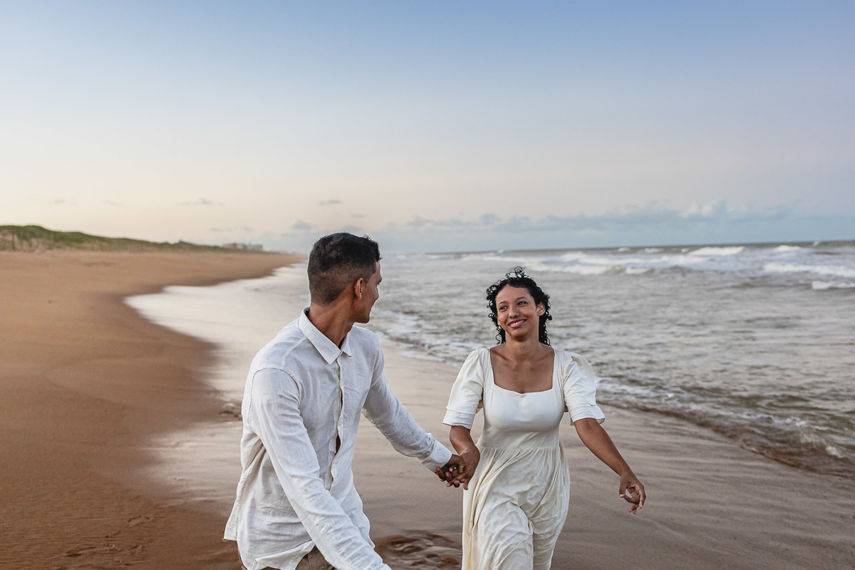 abraço na alma, alan smyth, alan smyth fotografo em sao mateus es, ensaio pre wedding, pre casamento, ensaio afetivo, ensaio casal na praia, fotografia afetiva, fotografia de casal, fotografia intimista, fotografo afetivo, fotografo em guriri, casal