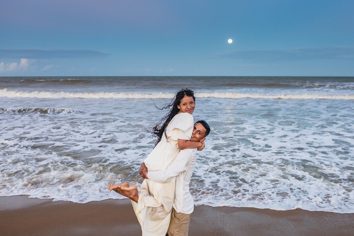 abraço na alma, alan smyth, alan smyth fotografo em sao mateus es, ensaio pre wedding, pre casamento, ensaio afetivo, ensaio casal na praia, fotografia afetiva, fotografia de casal, fotografia intimista, fotografo afetivo, fotografo em guriri, casal