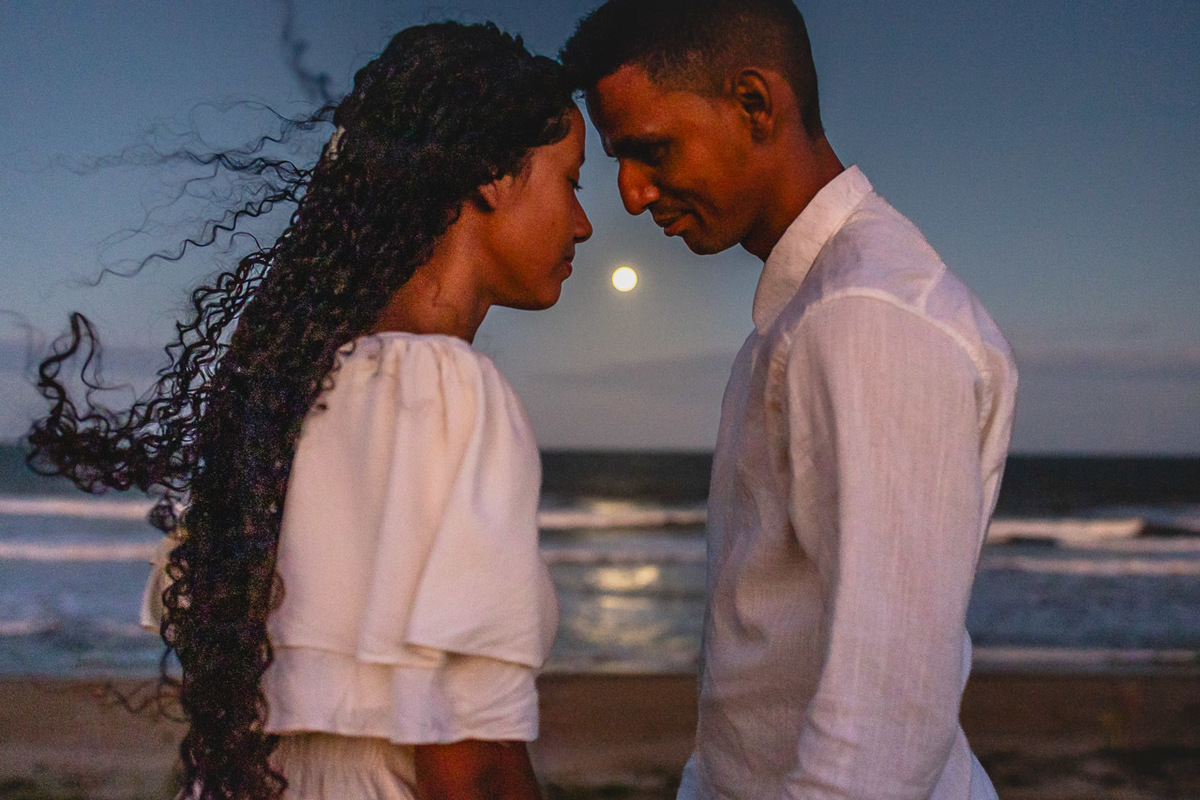 abraço na alma, alan smyth, alan smyth fotografo em sao mateus es, ensaio pre wedding, pre casamento, ensaio afetivo, ensaio casal na praia, fotografia afetiva, fotografia de casal, fotografia intimista, fotografo afetivo, fotografo em guriri, casal