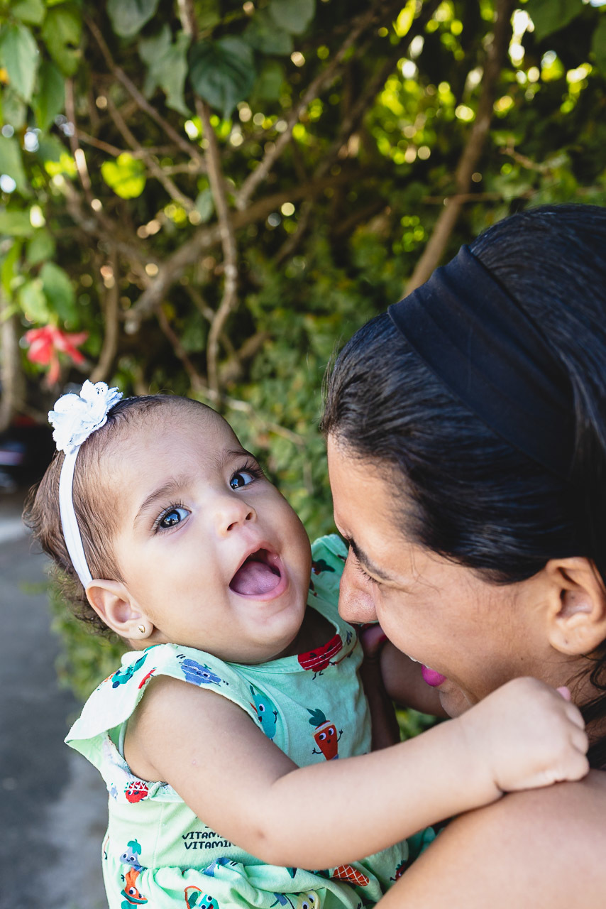 acompanhamento de bebê, abraço na alma, alan smyth fotografo são mateus es, ensaio de bebê, ensaio em casa, ensaio intimista, fotografia afetiva, fotografia de familia,  fotografia de familia sao mateus es,  gêmeas, gêmeas meninas, pais de menina, bebê