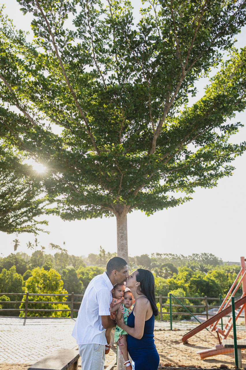 acompanhamento de bebê, abraço na alma, alan smyth fotografo são mateus es, ensaio de bebê, ensaio em casa, ensaio intimista, fotografia afetiva, fotografia de familia,  fotografia de familia sao mateus es,  gêmeas, gêmeas meninas, pais de menina, bebê