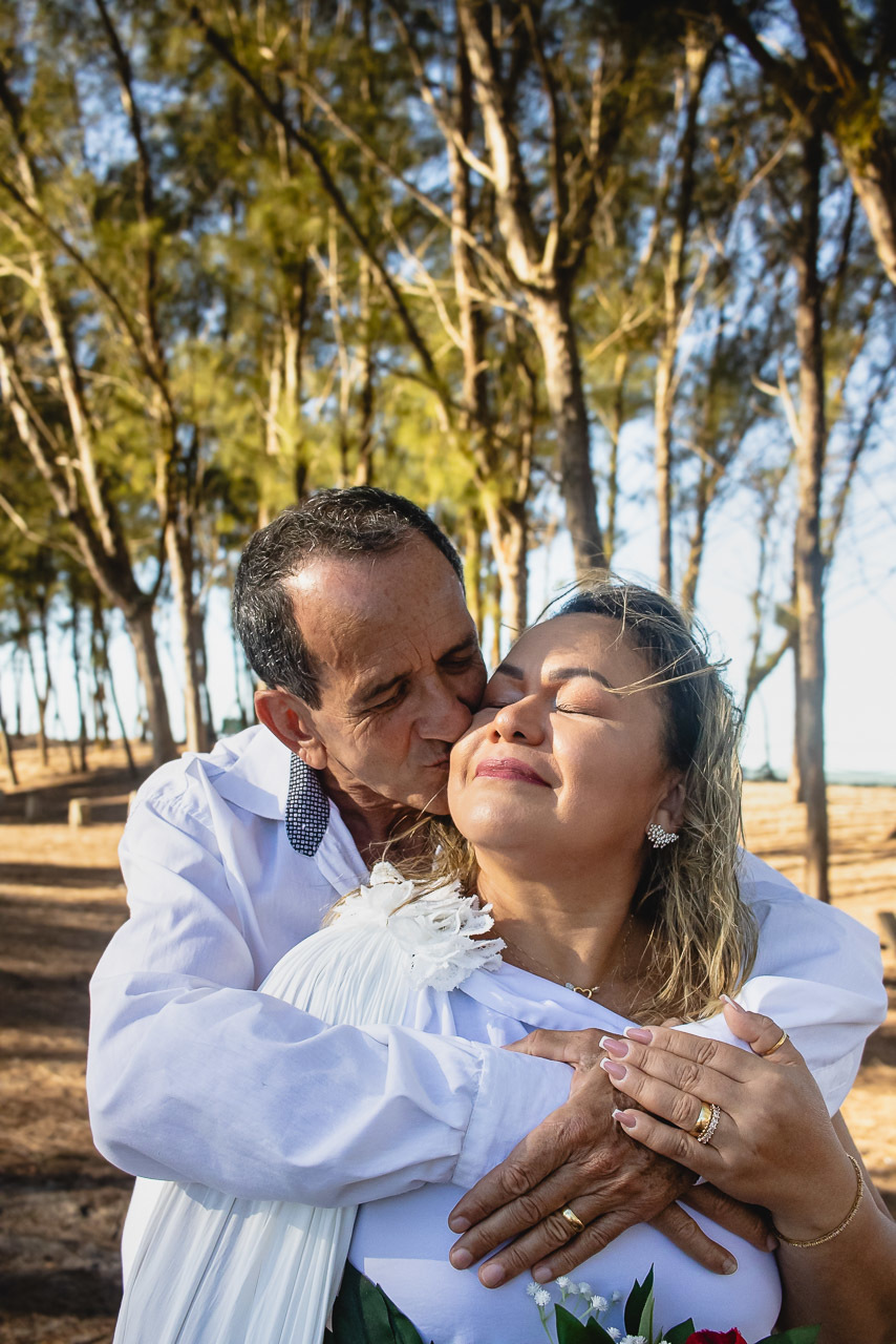 abraço na alma, alan smyth, alan smyth fotografo em sao mateus es, ensaio afetivo, ensaio casal na praia, fotografia afetiva, fotografia de casal, fotografia intimista, fotografo afetivo, fotografo em guriri, casal, ensaio intimista, casal maduro