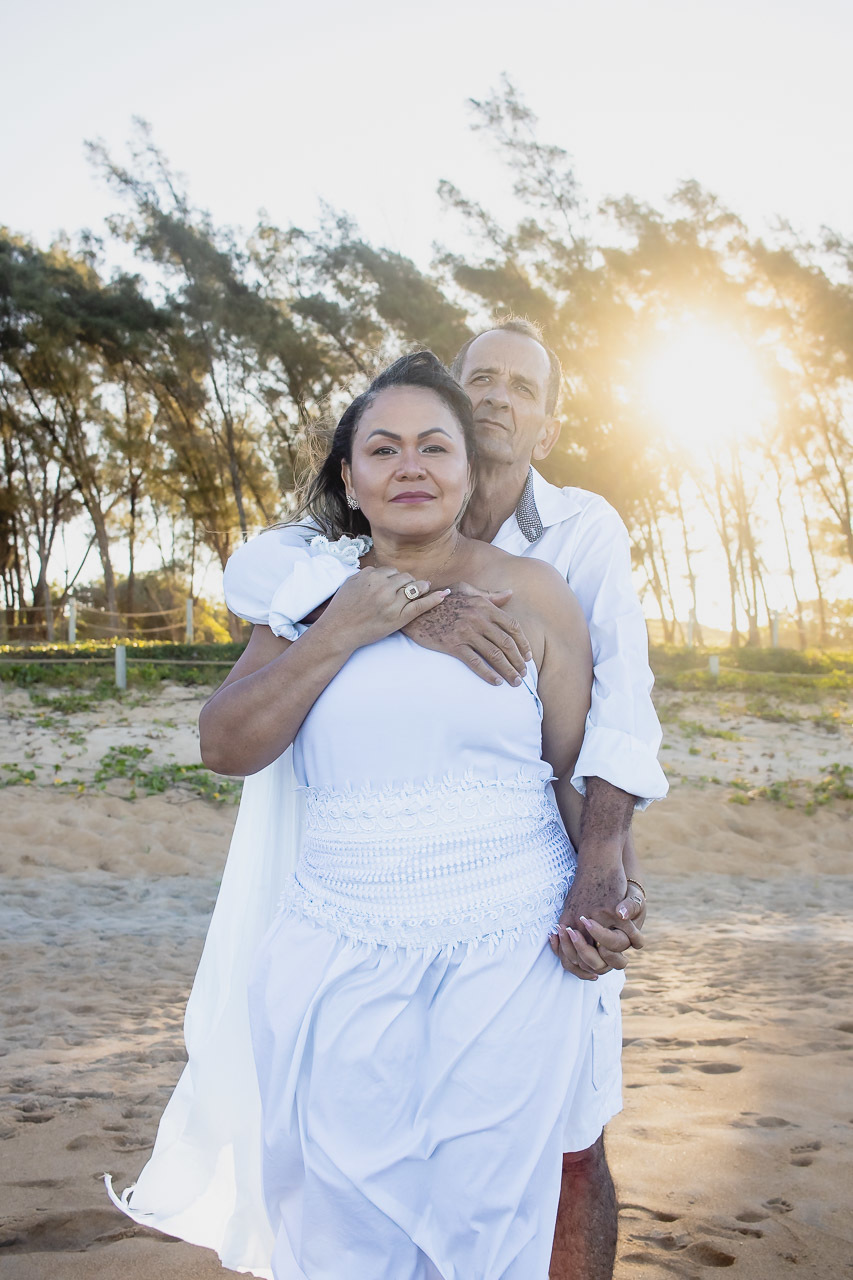 abraço na alma, alan smyth, alan smyth fotografo em sao mateus es, ensaio afetivo, ensaio casal na praia, fotografia afetiva, fotografia de casal, fotografia intimista, fotografo afetivo, fotografo em guriri, casal, ensaio intimista, casal maduro