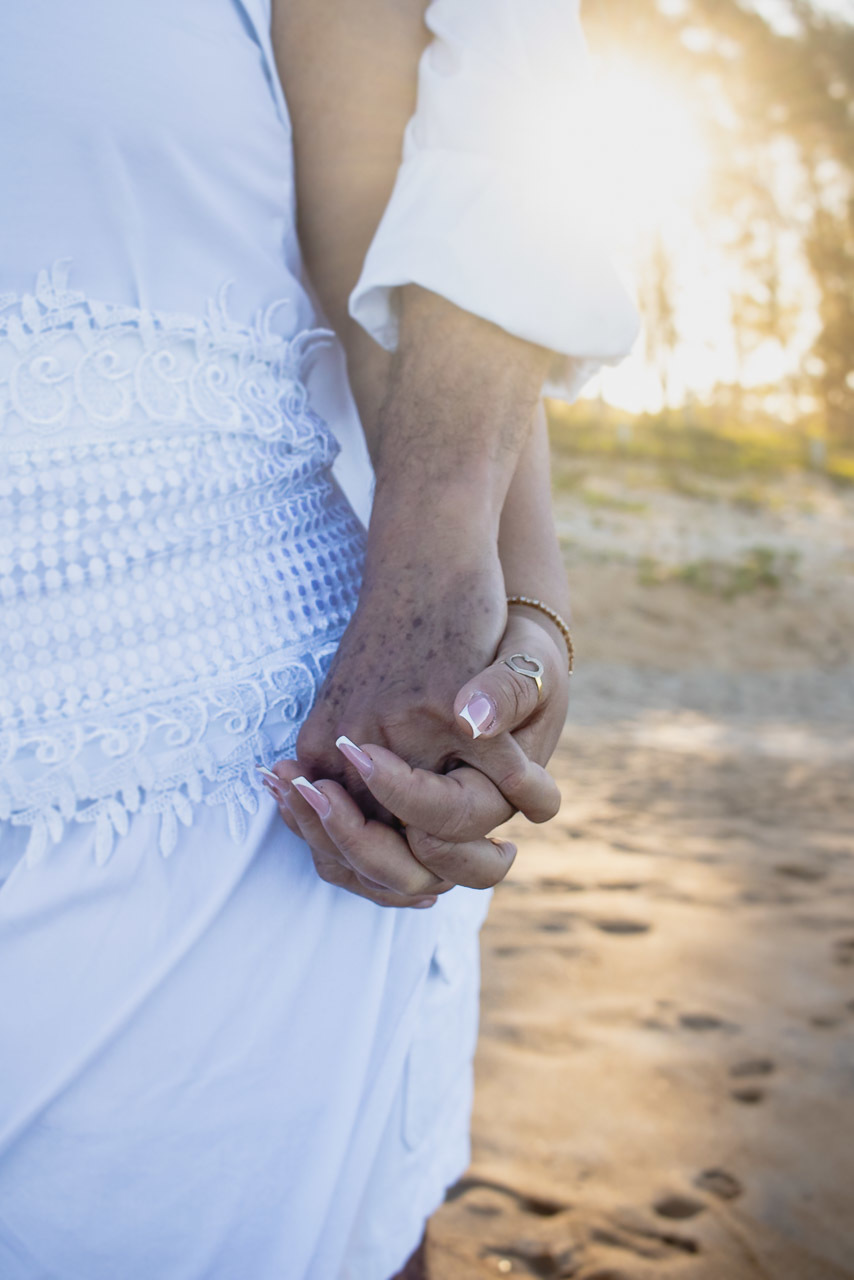 abraço na alma, alan smyth, alan smyth fotografo em sao mateus es, ensaio afetivo, ensaio casal na praia, fotografia afetiva, fotografia de casal, fotografia intimista, fotografo afetivo, fotografo em guriri, casal, ensaio intimista, casal maduro