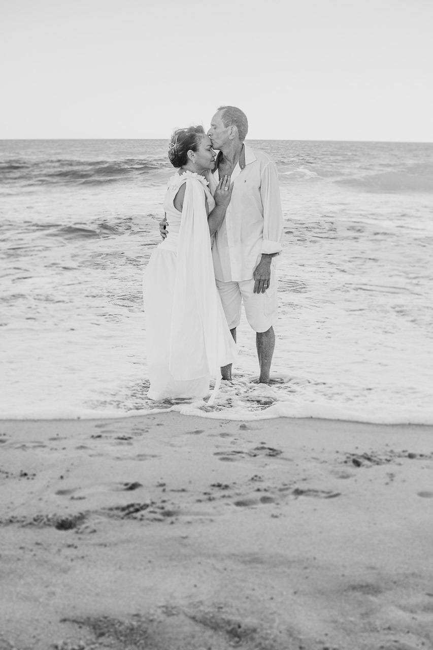 abraço na alma, alan smyth, alan smyth fotografo em sao mateus es, ensaio afetivo, ensaio casal na praia, fotografia afetiva, fotografia de casal, fotografia intimista, fotografo afetivo, fotografo em guriri, casal, ensaio intimista, casal maduro